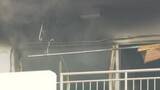 「【速報】東京・豊洲近くのマンション7階で火災…1人逃げ遅れとの情報も　消防車21台出動し消火活動中」の画像1