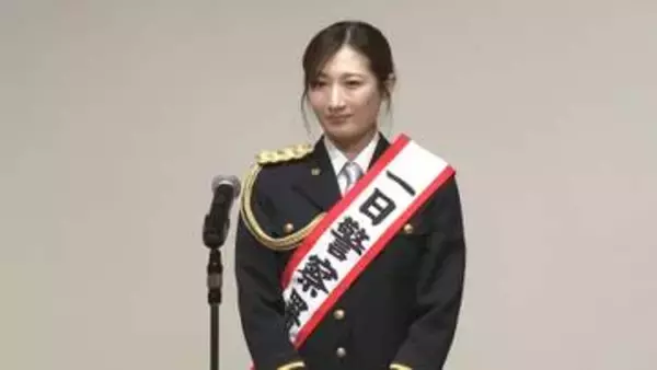 女優の武田梨奈さんが一日麹町警察署長に就任「ながらスマホ」禁止など違反や注意点を呼びかけ