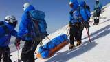「中国籍男性が滑落し救急搬送…閉山中の富士山で外国人の遭難事故相次ぐ　「救助の有料化」が議論に」の画像1