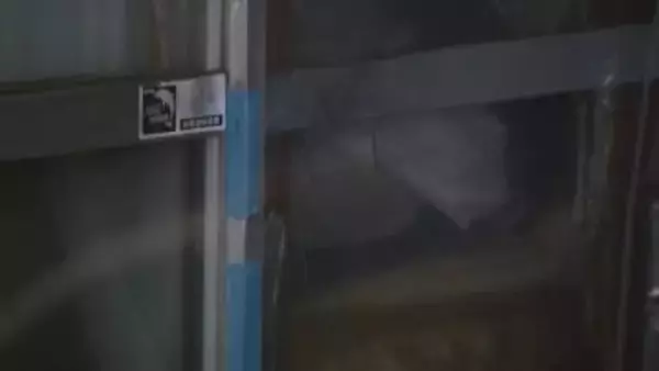 住宅で女性2人の遺体見つかる…家族とみられる男性けがで搬送　北海道・札幌市