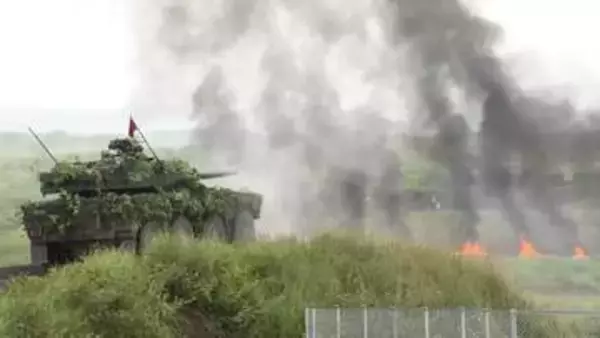 富士総合火力演習　「25式高速滑空弾」の発射機を初公開　砲弾の破裂事故があった「10式戦車」は射撃見送り