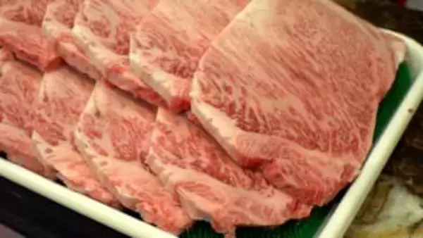 「お得なので大満足」“8のつく日”は特売セールの各店　黒毛和牛が半額…旬の野菜もお買い得に開店前から長蛇の列