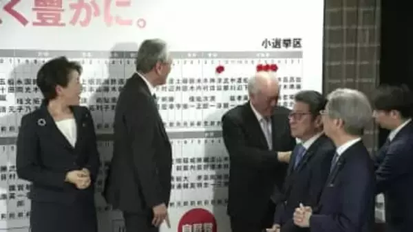 「圧勝ではないか」自民党で次々当選の“花付け”始まる「若い人が推し活のように選挙に」圧倒的勝利で高市首相に期待の声【衆院選2026】