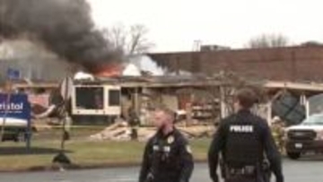 高齢者施設で爆発火災2人死亡…職員含め5人安否不明　消防・警察が入所者避難させた直後2回目の爆発　アメリカ東部