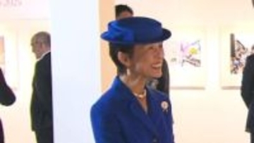 高円宮妃久子さまが駐日外交官撮影の“日本”をご鑑賞　久子さまが撮影された鳥の写真も展示