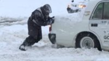 【車がスタック…どうする？】1月JAF札幌支部が対応した“雪トラブル”は前年の約6倍に_記録的大雪→プラス気温予想で“シャーベット状の道路”出現か…車のスタック脱出法を救出のプロに聞いた＜札幌市＞