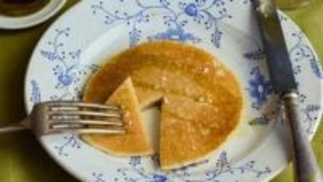 フライパンで「卵・小麦粉・乳製品ゼロ」のおやつができる！ジャガイモパンケーキと焼きイモブラウニーの作り方