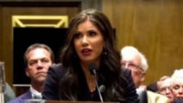 トランプ大統領が国土安保長官を更迭　第2次政権で初の閣僚解任