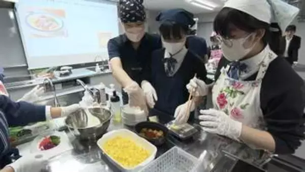 食品宅配大手が女子校で「出張授業」　食の課題と未来を一緒に考える