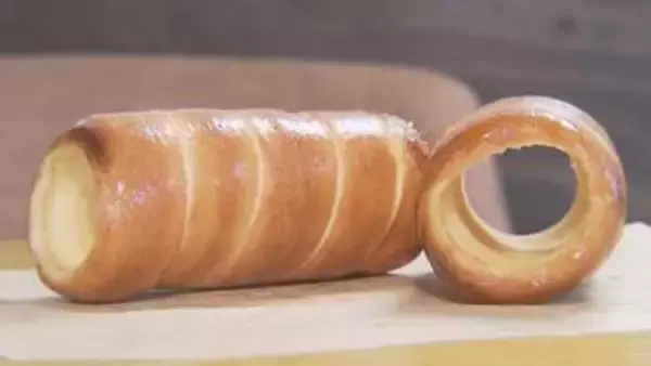 煙突のような形が特徴…ハンガリー伝統の焼き菓子『クルトシュ』の専門店 パン作り経験ゼロの夫婦が立ち上げ人気に