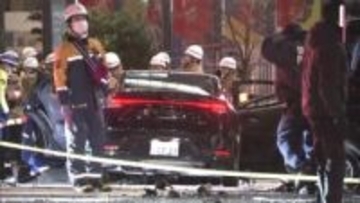 信号無視の内閣府公用車はブレーキ痕なし…法定速度の60キロを上回って走行か　車6台絡み9人死傷の事故　東京・港区