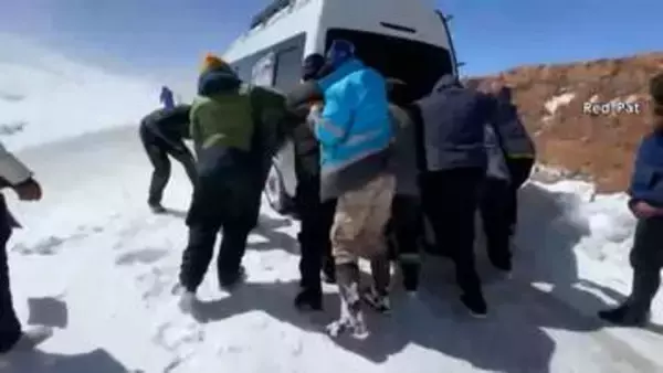 南米ボリビアに大雪　ラマや羊16万頭以上が放牧地に取り残される　タイでは豪雨で洪水被害