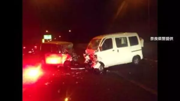 高速道路で逆走か…軽自動車2台が正面衝突し2人死亡1人重体　西名阪自動車道・香芝SA付近　奈良・香芝市