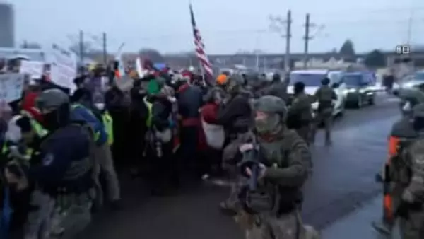 移民当局の発砲で女性死亡…当局は正当防衛を主張　事件受け各地で大規模デモや集会　アメリカ・ミネソタ州