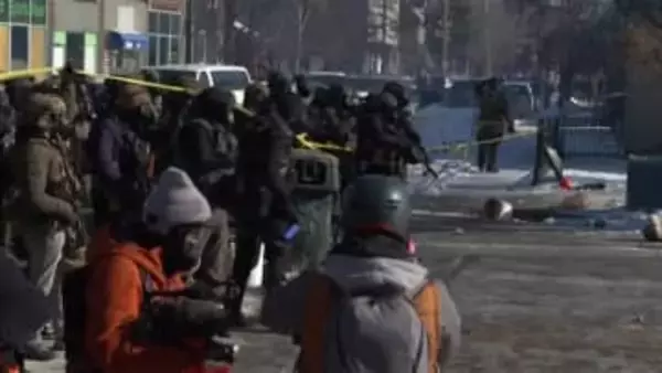 アメリカ・ミネソタ州で移民取り締まり中に住民男性射殺　連邦職員「正当防衛」主張