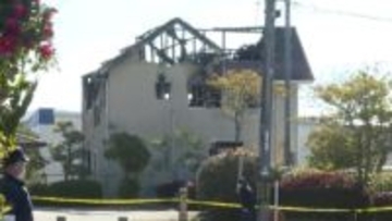 何者かが1階の窓から侵入か　火災起きた住宅で男女死傷…近隣に助けを求めた妻は「男に襲われた」　広島・東広島市