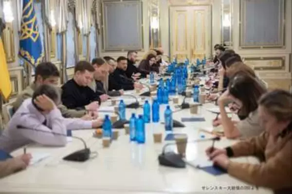 ゼレンスキー大統領「今後数カ月が重要な局面」　米露含む3者会談の実現にも言及　和平協議は「8月が区切り」との見方