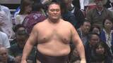 「朝乃山、宇良を押し出しで下し2勝1敗　「一日一番」の集中力で白星先行【大相撲夏場所 3日目結果】」の画像1
