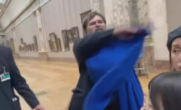 「テロかも、まずい」ルーブル美術館強盗　現場に居合わせた記者が目撃した全て　「あと30秒早ければ」ずさんな警備体制も明らかに