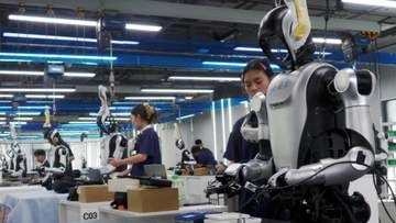 中国の人型ロボット最前線 「ヒューマノイド」の訓練センター公開　普及へのカギは学習データ