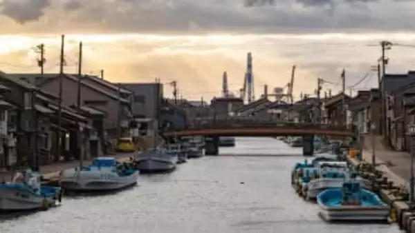 新潟から愛媛まで…潮騒と路地が郷愁を誘う小さな港町へ【一人旅研究会の“日本”ノスタルジック写真館】