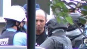 【映像】立てこもり男を説得の瞬間「ハサミを置いて。ナイフも置いて」ブラジル国籍の男を現行犯逮捕　愛知・豊橋市