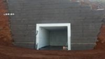 富士山の下山道に「避難用シェルター」　噴火や落石対策として7・8合目近くに設置　今後増設を予定