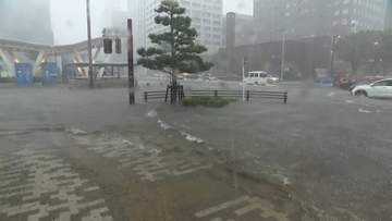 きょうも各地で大雨　一夜明けた名古屋はラーメン店が床上浸水　氾濫した川は護岸崩落　JR一部運転見合わせ　再び豪雨の恐れも