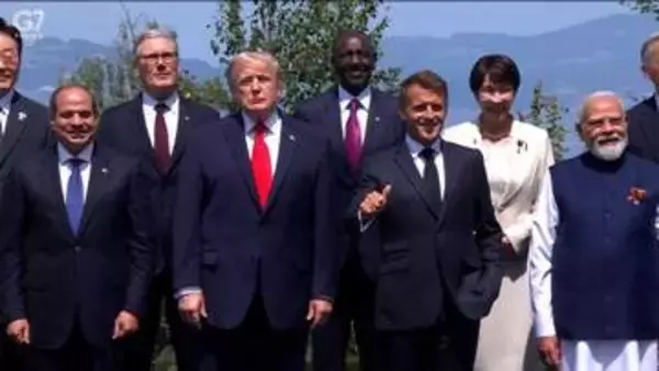 「トランプ大統領だけポツンと…」G7サミットで“微妙な距離”　EU委員長は各国首脳とハグもトランプ大統領は握手のみ