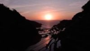 “今の時期限定”の絶景　佐賀「浜野浦の棚田」の夕焼け見頃　岡山では田植え時期の「逆さ那岐連峰」は早朝2時間がベスト