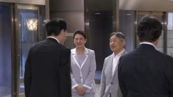 天皇皇后両陛下「技術の粋を集めて」　空海や真言宗にまつわる国宝や重要文化財をご覧に