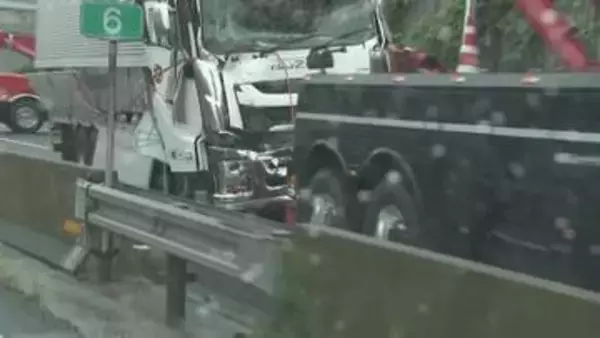 大型トラックを運転していた30代男性が死亡　東名高速下り・東京料金所近くでトラック3台が絡む事故