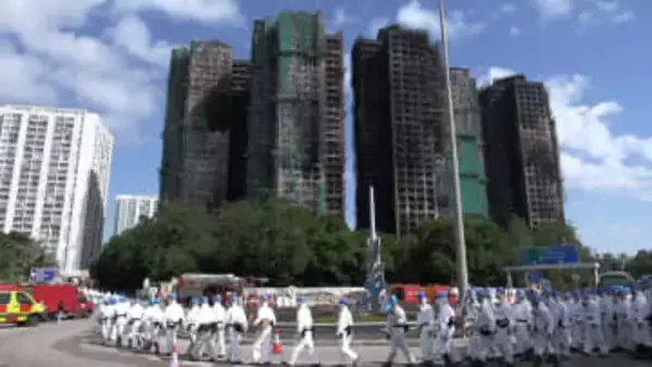 150人と連絡取れず 本格捜索始まる　香港・高層住宅火災