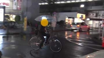 自転車「青切符」導入から半年　ながら・傘差し運転いまだ後絶たず　車道走行9割超「危険を感じた」　子ども“同乗ルール”見直し議論も
