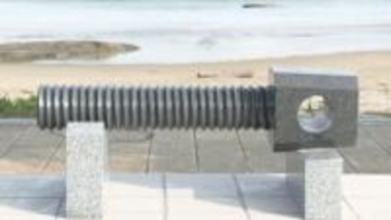 鉄砲伝来の島はねじ伝来の島！鹿児島・種子島の海岸に巨大な「ねじ」出現