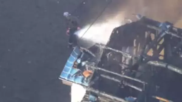 住宅1棟全焼　1人の遺体発見　住人の61歳男性と連絡取れず