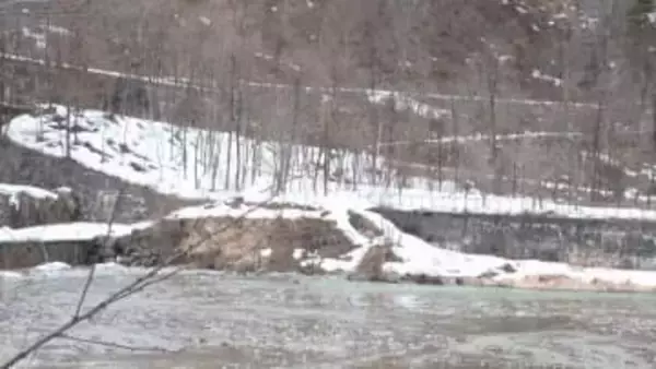 スノーモービル横転　8歳女児死亡　「女の子が頭を打っている」と通報　長野県白馬村