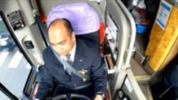 路線バスで初 外国人運転手起用　人手不足解消へ　東京・沖縄で開始