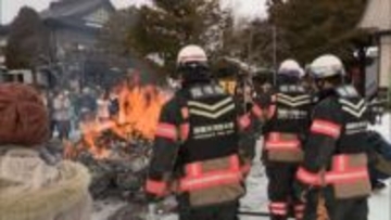 「どんど焼き」で参拝者が転倒…顔から火に突っ込みやけど　正月飾りを投げ入れる際「バッグが引っかかった」と救助者　北海道・函館市