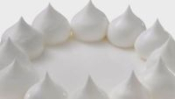 “真っ白な”ケーキも登場   イチゴ高騰でクリスマスケーキに影響   1個平均4740円に値上がり 【福岡発】