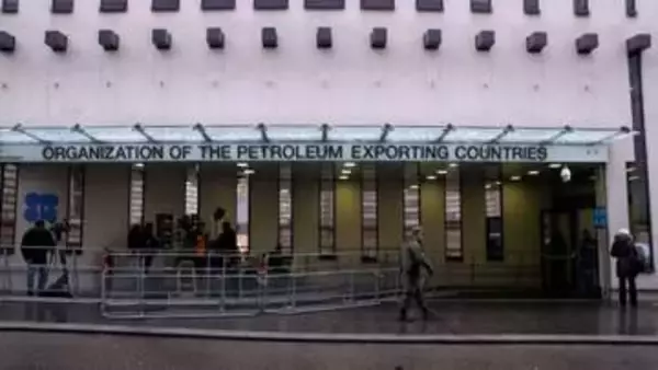 UAEがOPEC脱退へ トランプ大統領に追い風か　原油増産で高騰歯止めは