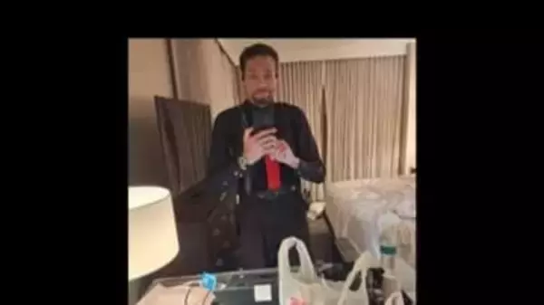 トランプ氏出席の夕食会発砲事件　容疑者の犯行直前「自撮り写真」を公開　複数刃物とホルスターを装着　ホテル到着を確認後に犯行か