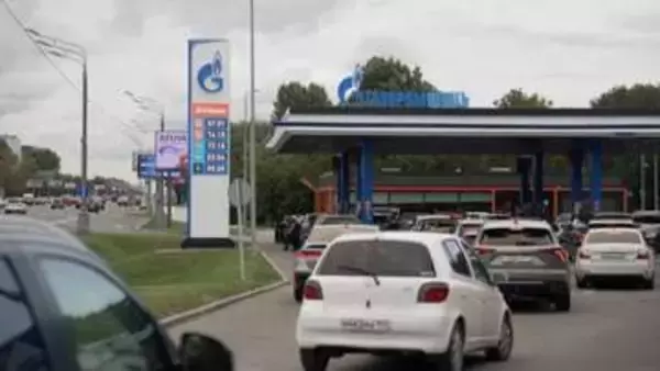 ロシアで燃料不足再び深刻化　モスクワで給油待ち1キロの列　燃料輸入も開始