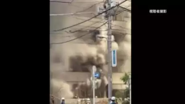 築地の10階建てマンションで火事「セージをたいていたら布団に燃え移った」火元の住人から通報　東京・中央区