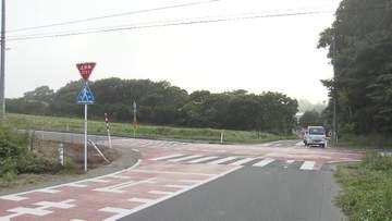 トラックと乗用車が交差点で衝突　意識不明だった0歳児が死亡　母親と2歳の兄は軽傷　現場は「事故多発交差点」　青森・三沢市