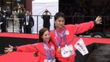 りくりゅう、坂本花織らも大声援に笑顔　ミラノ・コルティナ五輪・パラ応援感謝パレードに約5万人のファン集結