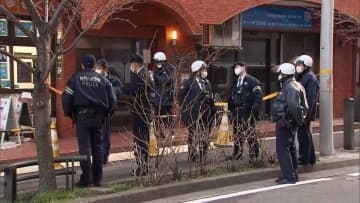 【独自】小学校近くのマンションで男性切りつけた70代男を現行犯逮捕　男性は手に軽傷　横浜市