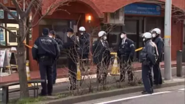 【独自】小学校近くのマンションで男性切りつけた70代男を現行犯逮捕　男性は手に軽傷　横浜市