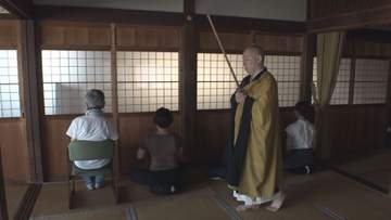 週の真ん中に自分を見つめ直す…毎週水曜日の朝に寺で開かれる『座禅会』デジタルデトックスに贅沢を感じる人も