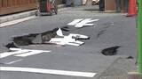 「横浜駅近くで道路陥没　繁華街で4〜5mにわたり沈下　交通規制続く　これまでに被害報告なし」の画像1